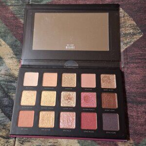 ✨💜 Milani Luster Light Eyeshadow Palette |  Lightly Swatched